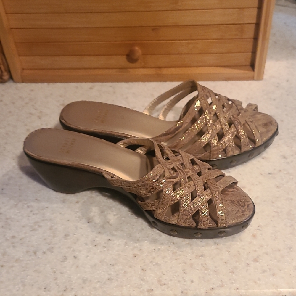 Stuart Weitzman Brown Mules with Woven Design - Picture 9 of 9